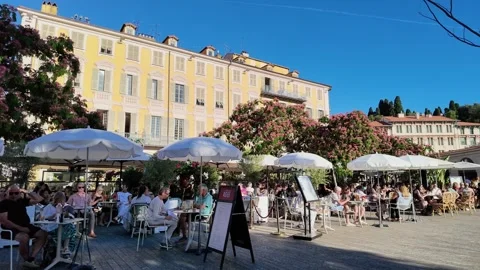 Garibaldi Square on a sunny summer day, people relaxing at restaurant terrace Video stock 336922365