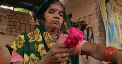 Garland Making India Video stock 111755611