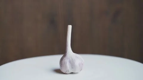 Garlic bulbs rotation. Stock Footage 147715974