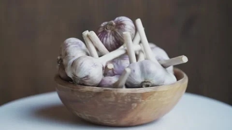 Garlic bulbs rotation. Stock Footage 147716310