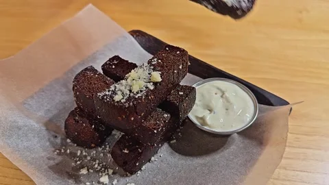 Garlic croutons from Borodino bread Vidéo 258809366