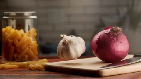 Garlic falling in slow motion Stock Footage 156787775