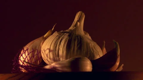 Garlic rotating still life 動画素材 23323791