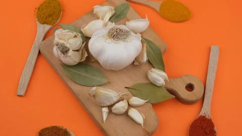 Garlic spice rotating Stock Footage 246128623