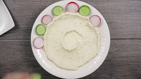 Garnishing Baba Ghanoush Видео 82977133