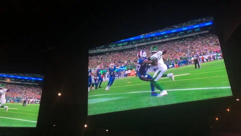 Garrett Wilson Ny Jets Makes Incredible TD Catch, Monday Night Football Stock Footage 250106538