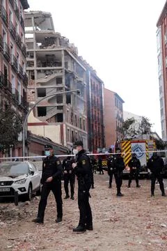Gas explosion causes the collapse of part of a building in Madrid, Spain - 20 Ja Fotos de archivo