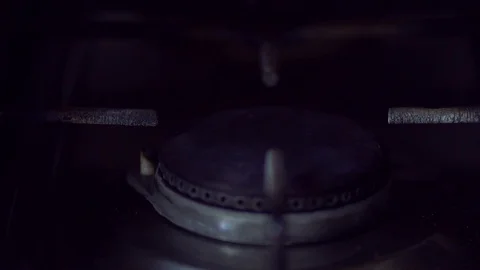 Gas fire on the stove 動画素材 106248543