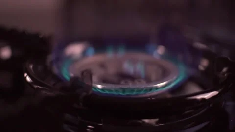 Gas fire turn on 動画素材 153095201