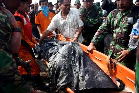 Gas Pipe Explosion in East Java - 24 Nov 2006 Photos