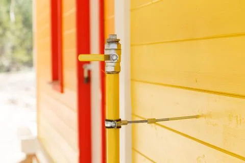 Gas pipe on the wall Foto stock
