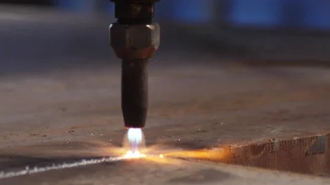 Gas plasma cutting machine cutting steel 4k 스톡 동영상 82732448