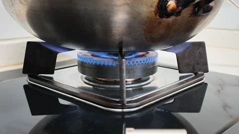 Gas Stove Blue Flame Heating Wok Bottom Close Up Vidéo 343293889