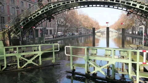 Gate of canal in Paris. Stock-Footage 45036150