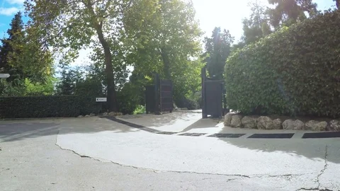 Gate in citys park 스톡 동영상 71221468
