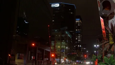 Gate closing before train arrival Video stock 124616740