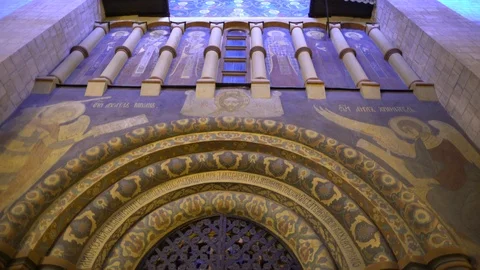 Gate, the front door to the Dormition Cathedral in the Kremlin in Moscow 4k Stock-Footage 87437396
