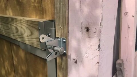 Gate Latch Opening and Closing 스톡 동영상 172335689