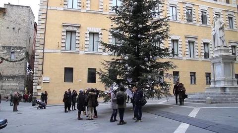Gate of Monte dei Paschi Bank in Piazza Salimbeni in Christmas Stock Footage 71120187