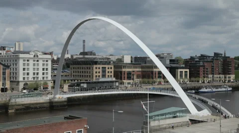 Gateshead Millennium Bridge Video stock 38216618