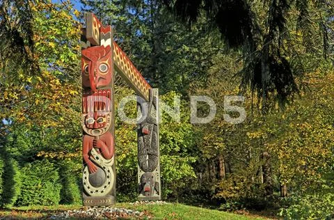 Gateway, Coast Salish Welcome Portal, carved by Susan Point, Brockton Point, Stock Photos
