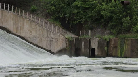 Gateway of the old reservoir 스톡 동영상 172327729