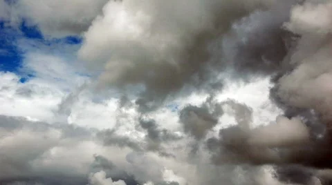Gathering storm clouds 스톡 동영상 324776