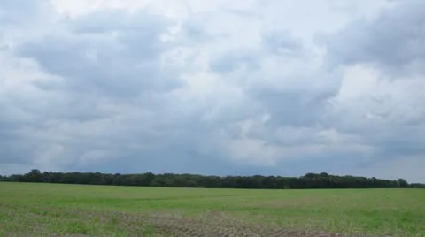 Gathering thunderclouds Stock Footage 13402001