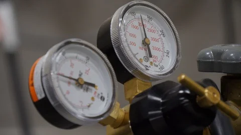 Gauges on Gas Burner 库存影片 87125953