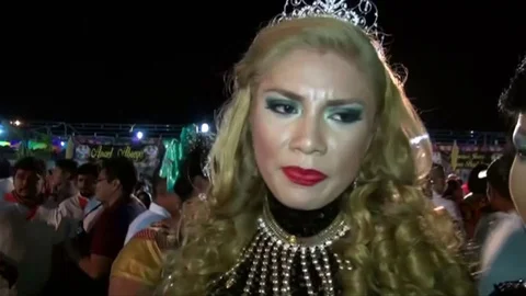 Jinsiy Woodman ayollarning ichida cums