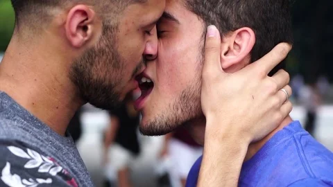 Internetda bir xil eshakda toplangan odamlar olomon