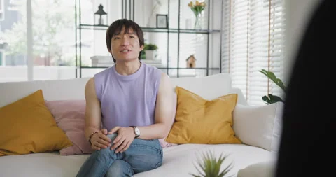 Gay interview sharing customer experience on personal meeting at home. 스톡 동영상 233393069