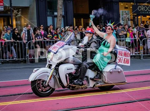 Gay Pride Parade in San Francisco - Dykes On Bikes lead the parade Stock Photos