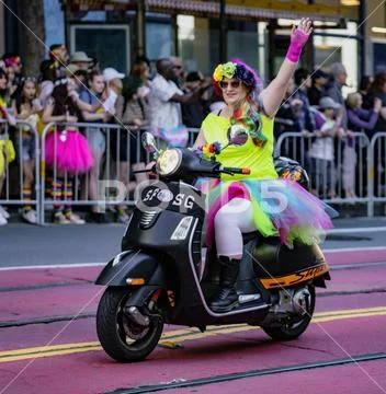Gay Pride Parade in San Francisco - Dykes On Bikes lead the parade Stock Photos