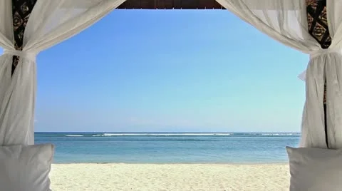 Gazebo on the beach zoom Video stock 12238975