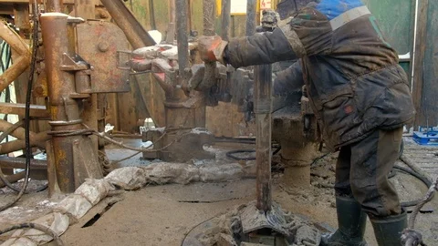 Gears floorhand drill pipe elevator Stock Footage 123813414