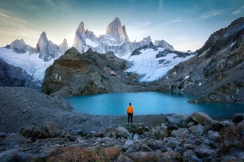 Gebirge,gebirgssee,patagonien,reisender,berge,bergsee,bergseen,gebirgsseen... Stock Photos