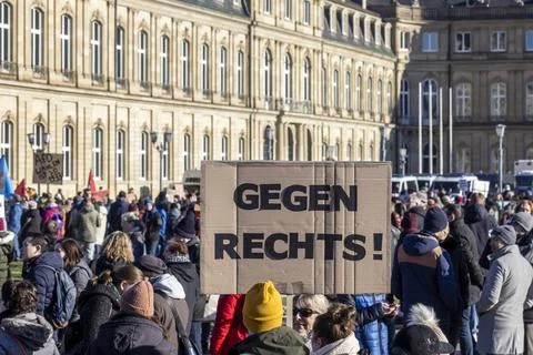  Gegen Faschismus und die AfD - Großdemo in Stuttgart. Am Schlossplatz hab.. Stock Photos