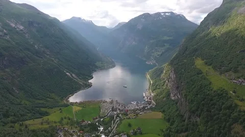 Geiranger centrum revers Stock Footage 201326388