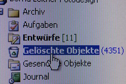 Gelöschte E-Mails gelöschte E-Mails Copyright: xZoonar.com/BerndxLeitnerx . Stock-Fotos