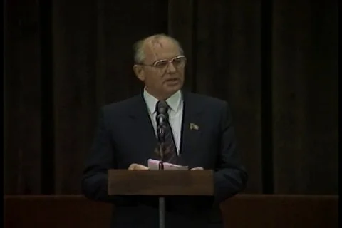 Gen Sec. Gorbachev of the Soviet Union remarks during the Geneva Summit - 1985 Stock Footage 89979626