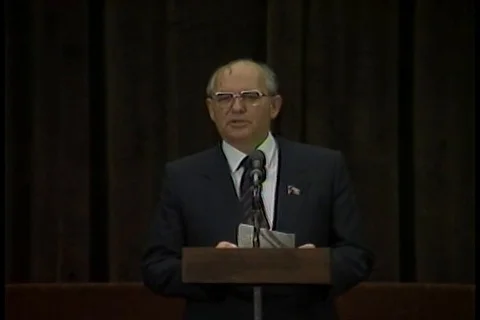 Gen Sec. Gorbachev of the Soviet Union remarks during the Geneva Summit - 1985 Stock Footage 89979696