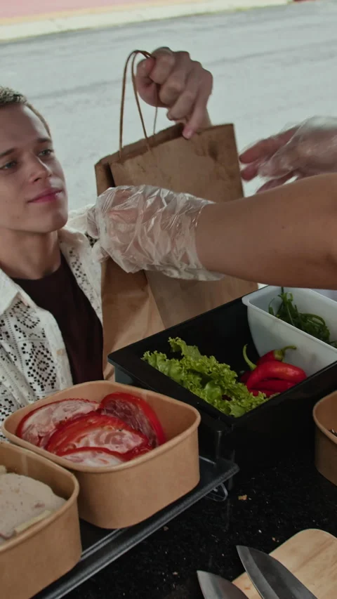 Gen Z Customer Taking Order in Foodtruck Vidéo 293283348