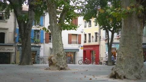 General view of the main square in the Saint-Rémy-de-Provence, France, Europe. Видео 142391727