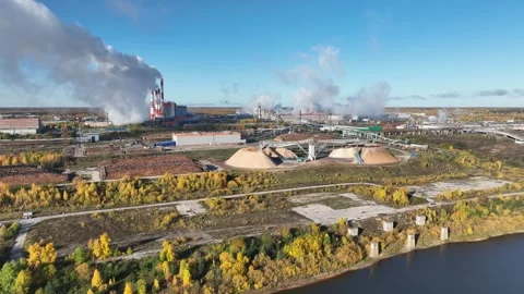General view of the paper factory. The foreground is the drying and cumul Stockbeeldmateriaal 321669957