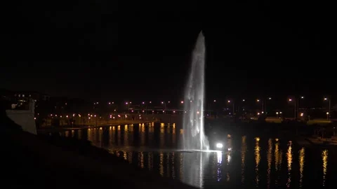 General view of the Parc de la Mar of Palma de Mallorca at night Video stock 168327811