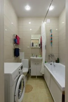 A general view of a small compact bath and toilet Foto stock