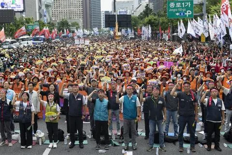 General workers strike calling for guarantee of basic labor rights in Seoul, Rep Stock Photos