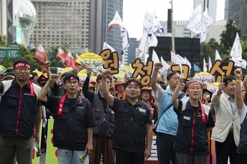 General workers strike calling for guarantee of basic labor rights in Seoul, Rep Stock Photos