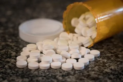 Generic Medication Spills From A Bottle Stockfoto's